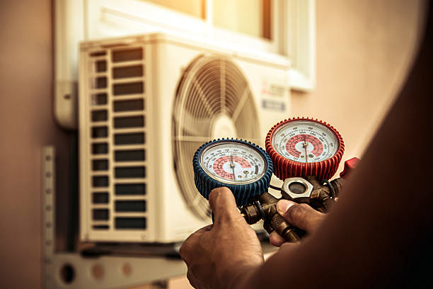 Professional Ac Installation technician working in Trafalgar, IN